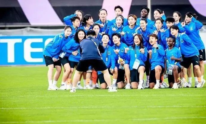 祝贺武汉女足夺得亚足联女足冠军联赛冠军
在刚刚结束的冠军联赛决赛中，武汉车谷江大