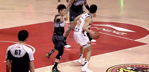 不应该呀！CBA小后卫天花板吉林队魂姜维泽辱骂裁判直接驱逐出场！
      吉