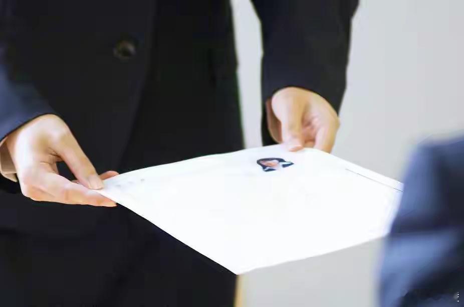 面试其实筛选掉了很多真正做事的人面试看的是临场发挥，有些能干事的人往往不善言辞。