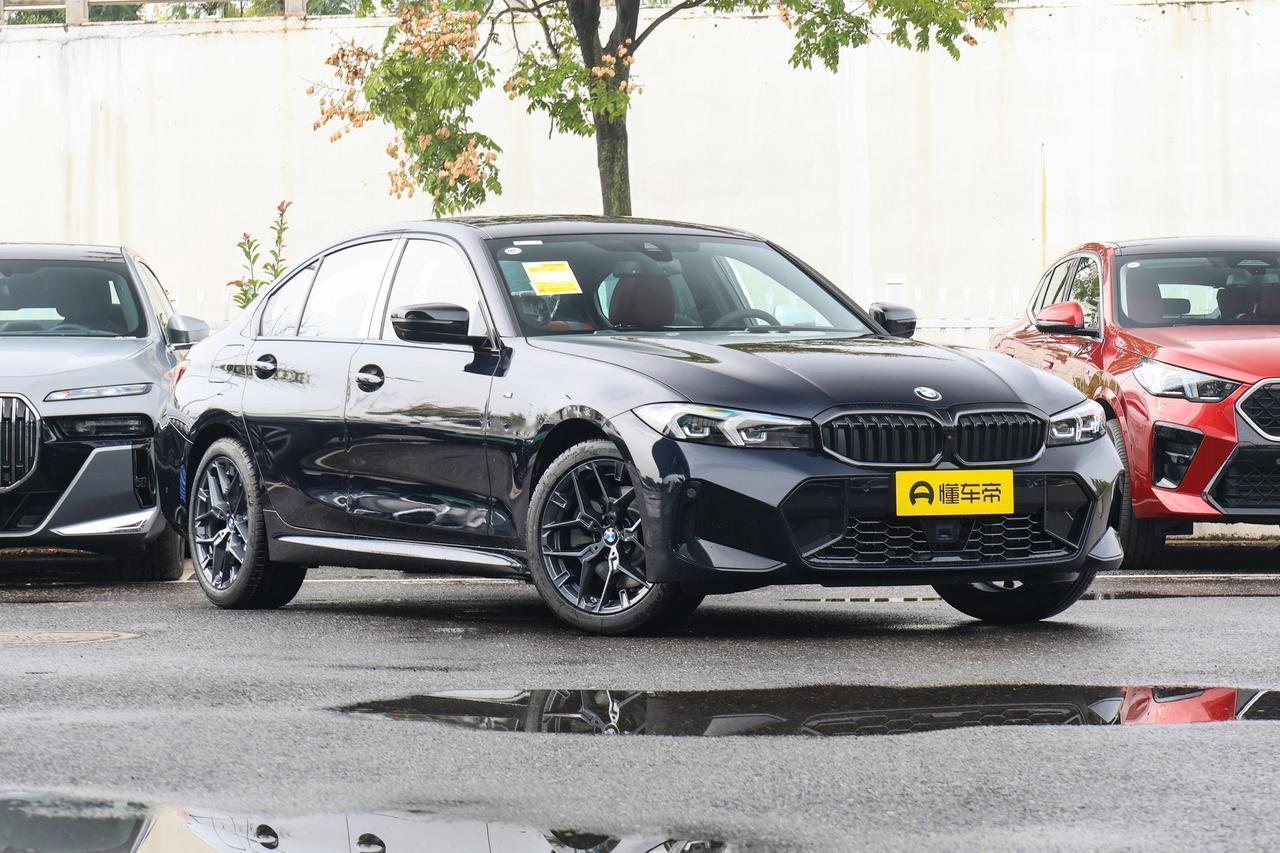 宝马3系下跌幅度达10万，值得入手吗？
最近半年的时间，随着新能源车价格全面的下