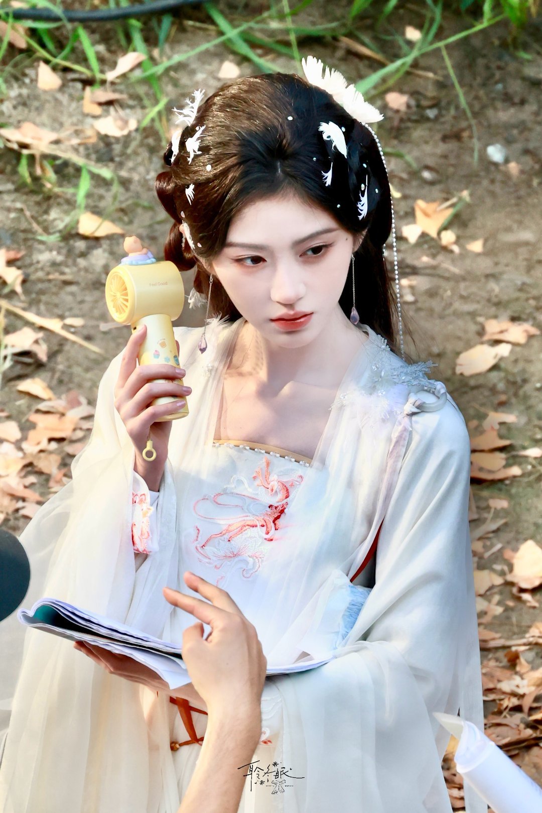 鞠婧祎 jjy鞠婧祎来战jjy鞠婧祎阿黛"夕阳西下，月亮升起，我在无人处悄悄爱你