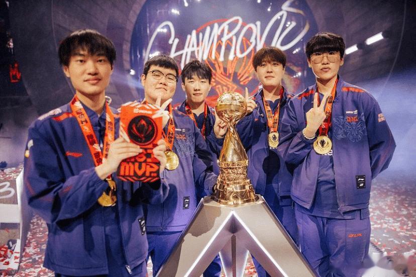 今年年度MVP knight应该没什么问题吧？今年年度MVP给到knight似乎