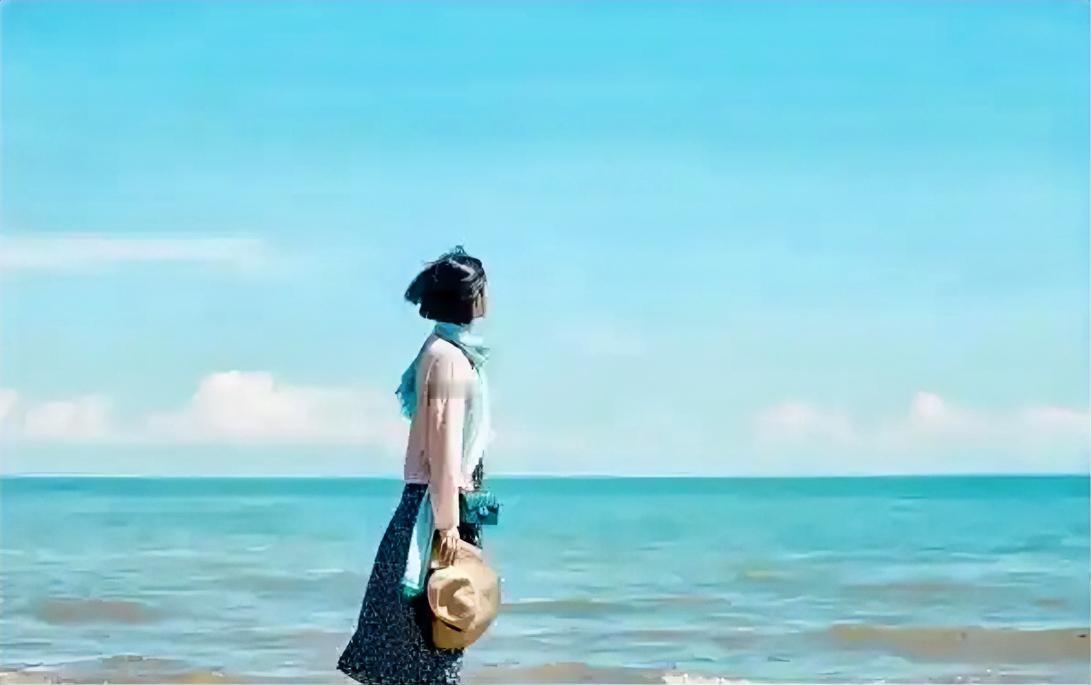 50多岁的我，如果能回到30岁，一定嘱咐她的3件事：

第一件事：别在自己身上省