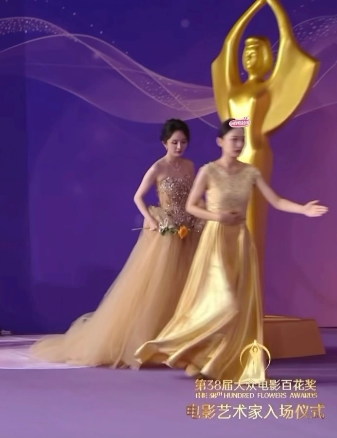没被认领的另有其人，祖海看了一眼也恍惚了…… 