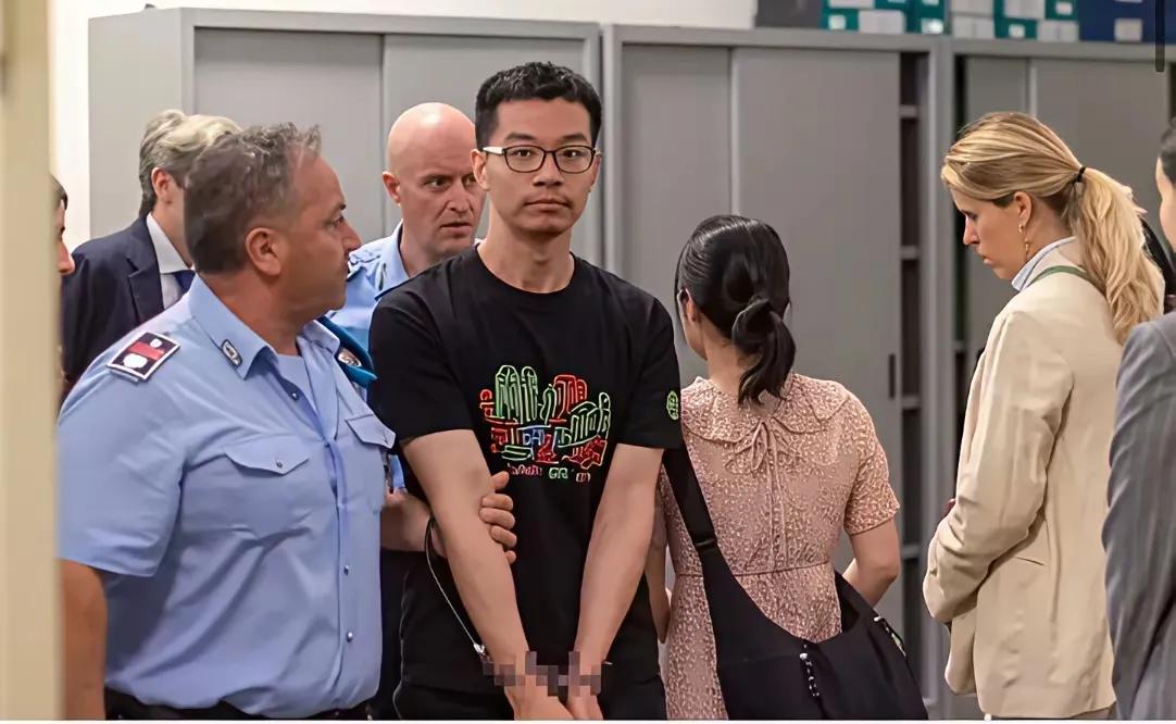 中国半导体专家在国外被抓并被引渡到美国审讯！

中国半导体专家徐泽伟在意大利机场