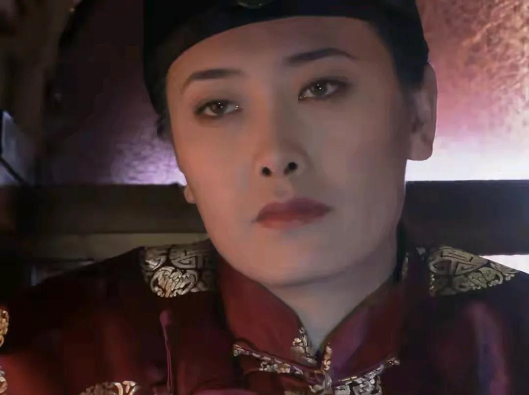 《大宅门》里武贝勒这辈子最得意的，是当年那点风流债。

两房妻妾没给他添枝散叶，