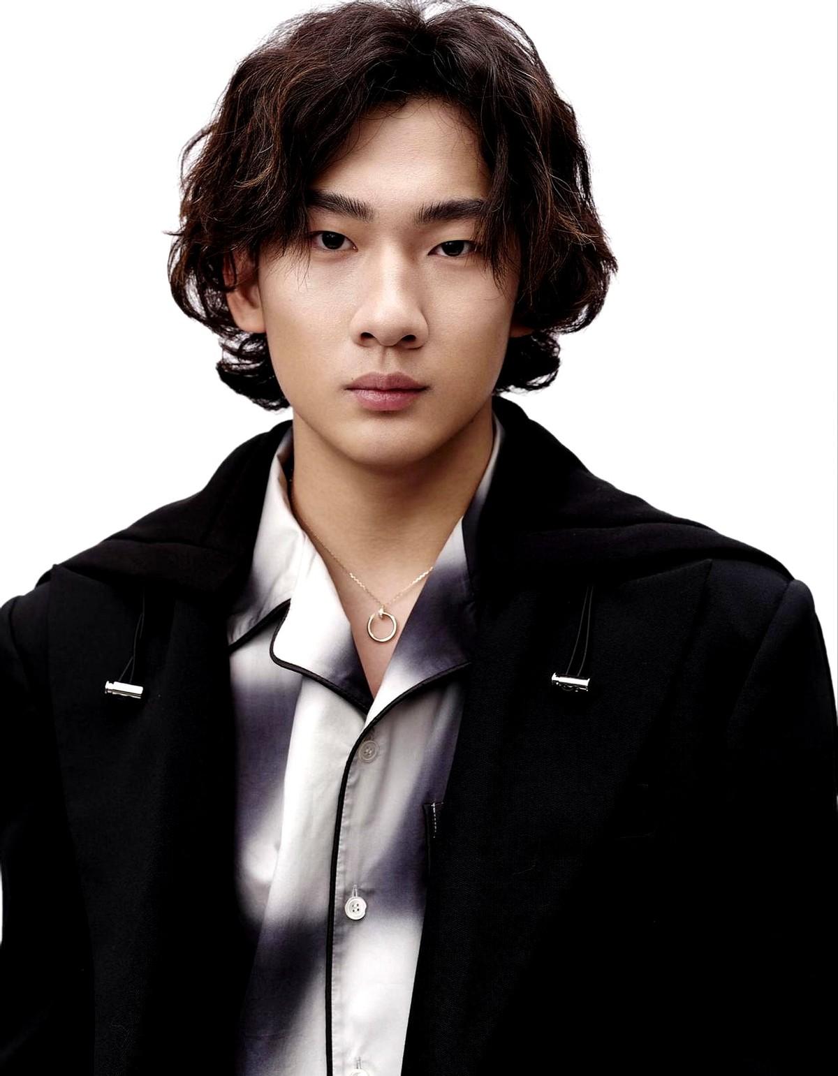 苏翊鸣的鼻子“有势”，真能决定他冬奥三色奖牌大满贯？别逗了。

从17岁北京冬奥