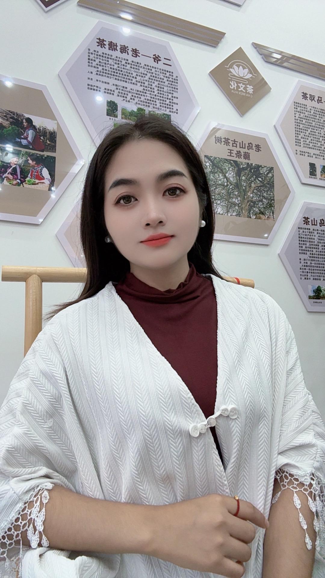 一个凭借自己一己之力独自从深渊里爬起来的女人， 早在无数个孤立无援的日...