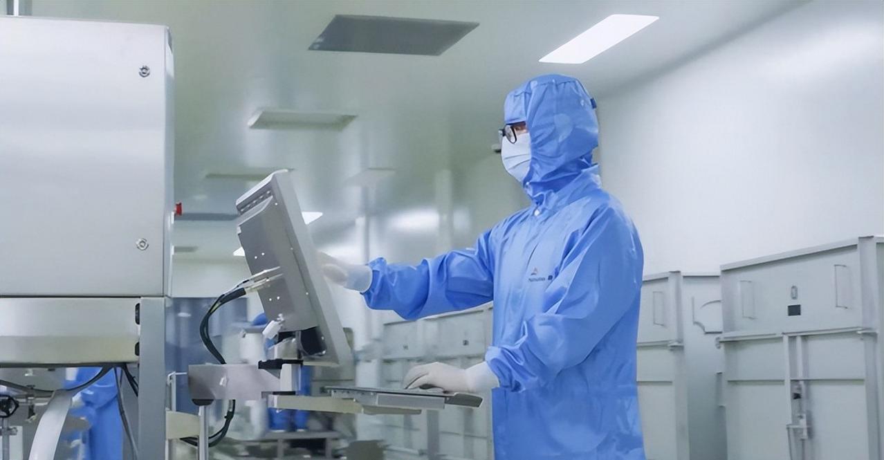 阿斯利康刚砸150亿进中国，特朗普隔天就发火，盟友到底听谁的？
。
1月29号斯