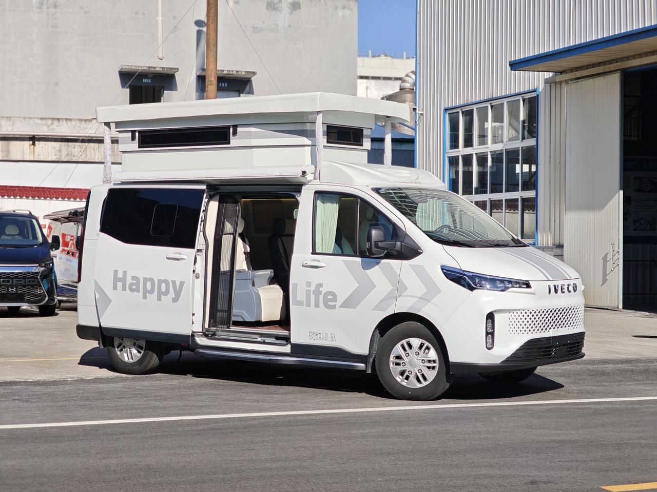 我看了3年房车，眼睛都看花了！真的，太大的房车看着霸气，用着全是坑。地库进不去、