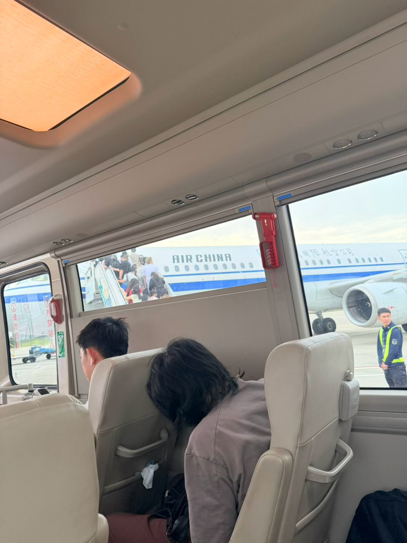 真的很享受这种在路上的感觉可以什么都不想 只想着向前走。享受工作 享受当下。喜欢