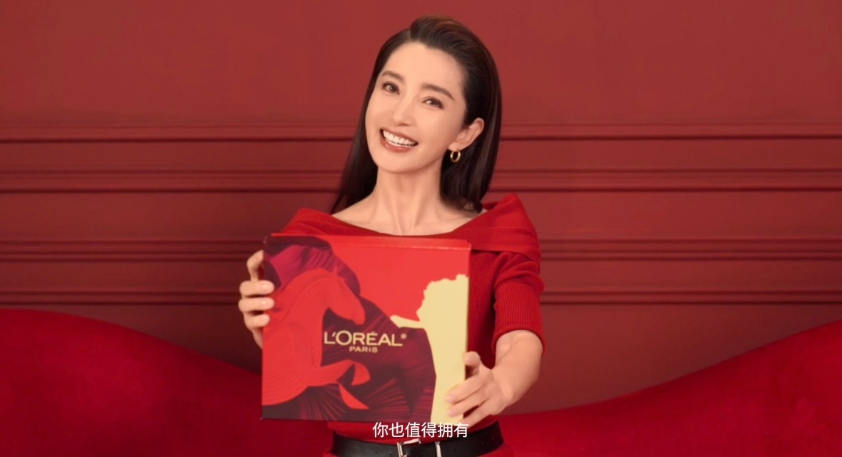 李冰冰回家 爱在哪里，家就在哪里！重逢是岁月最暖的馈赠，巴黎欧莱雅品牌代言人李冰