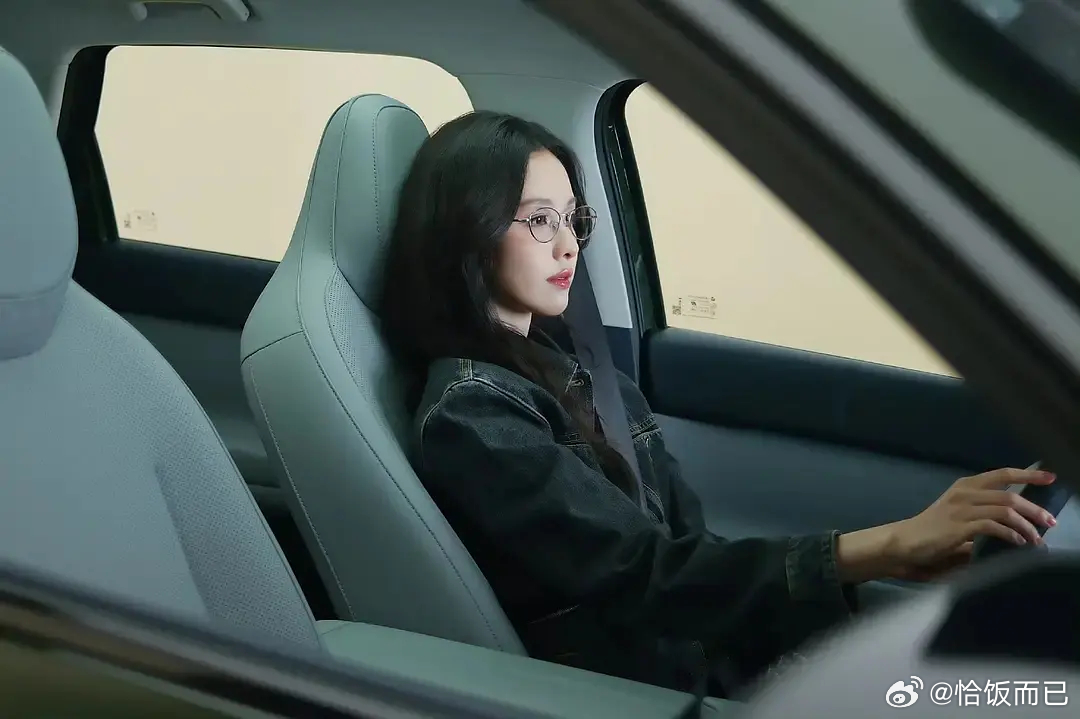 陈都灵零跑汽车代言人官宣，又美又飒，与品牌的调性完美符合，含金量很高的代言🎉 