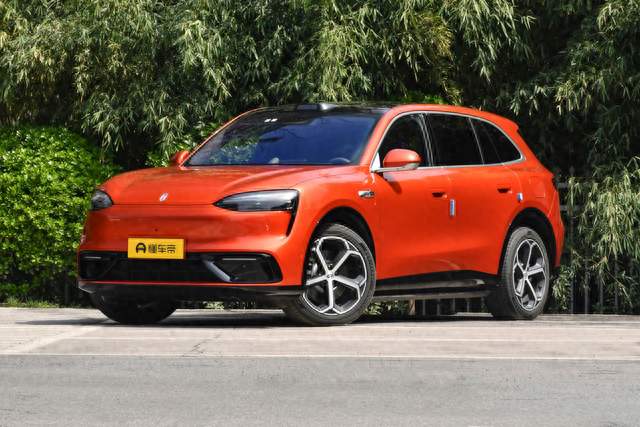 问界M6：适合普通家庭的SUV！空间大，配置高，续航无焦虑