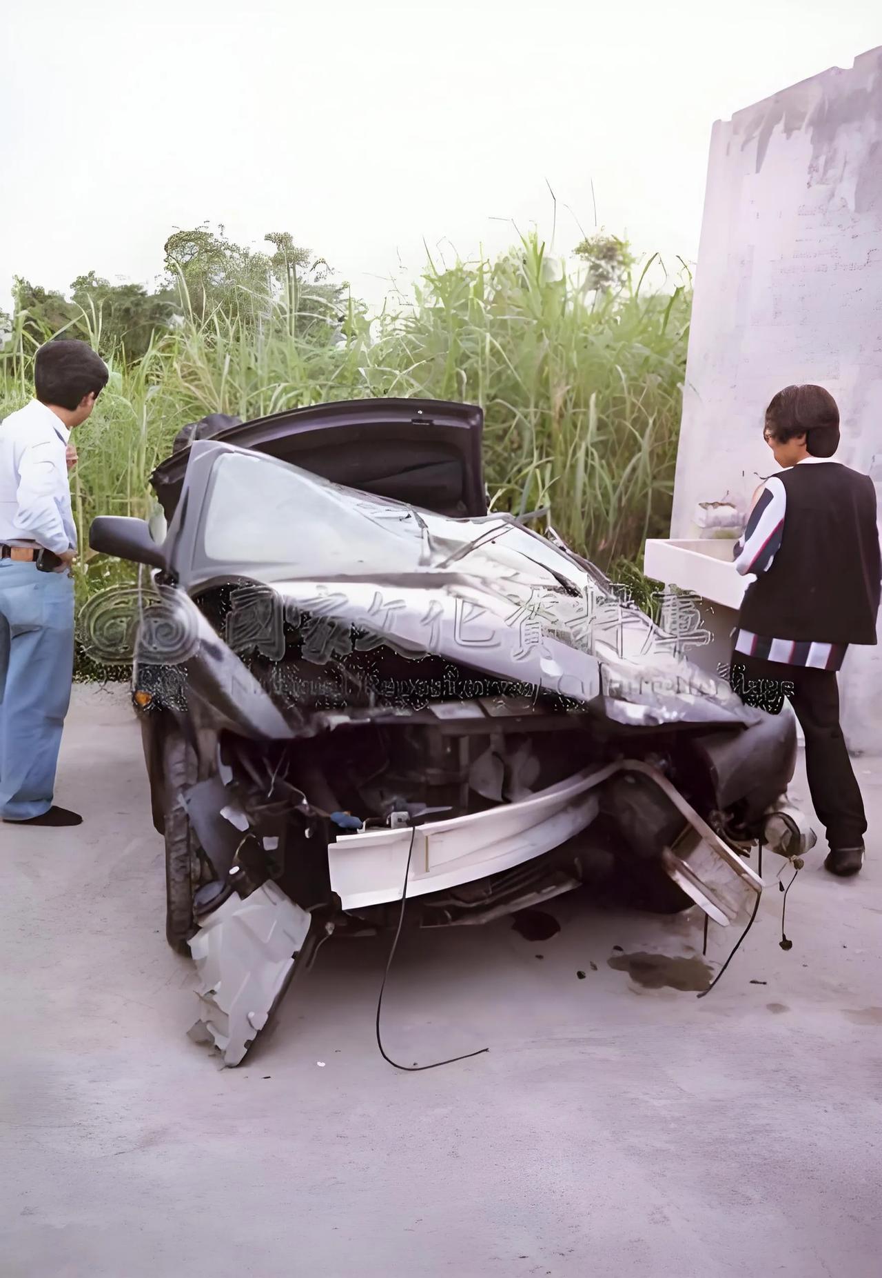 1997年，张雨生遭遇车祸现场，他被抢救了22天，还是不幸离世

1997年，那