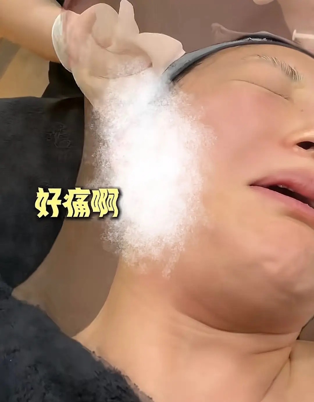 包贝尔老婆飞去韩国做皮肤管理，39岁包文婧展示自己医美过程，往脸上打针一直喊好痛