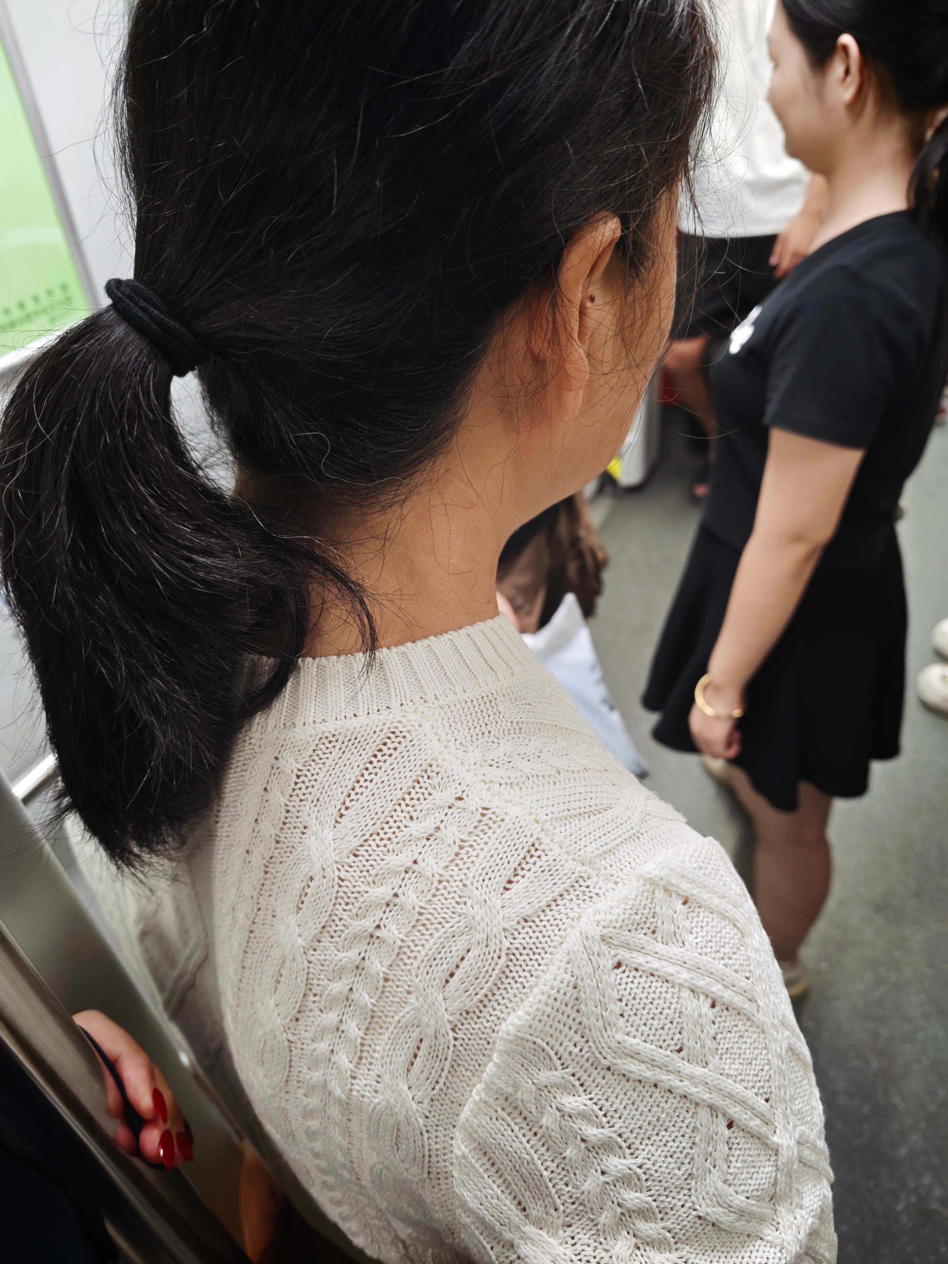绞花短袖妈妈穿着中 