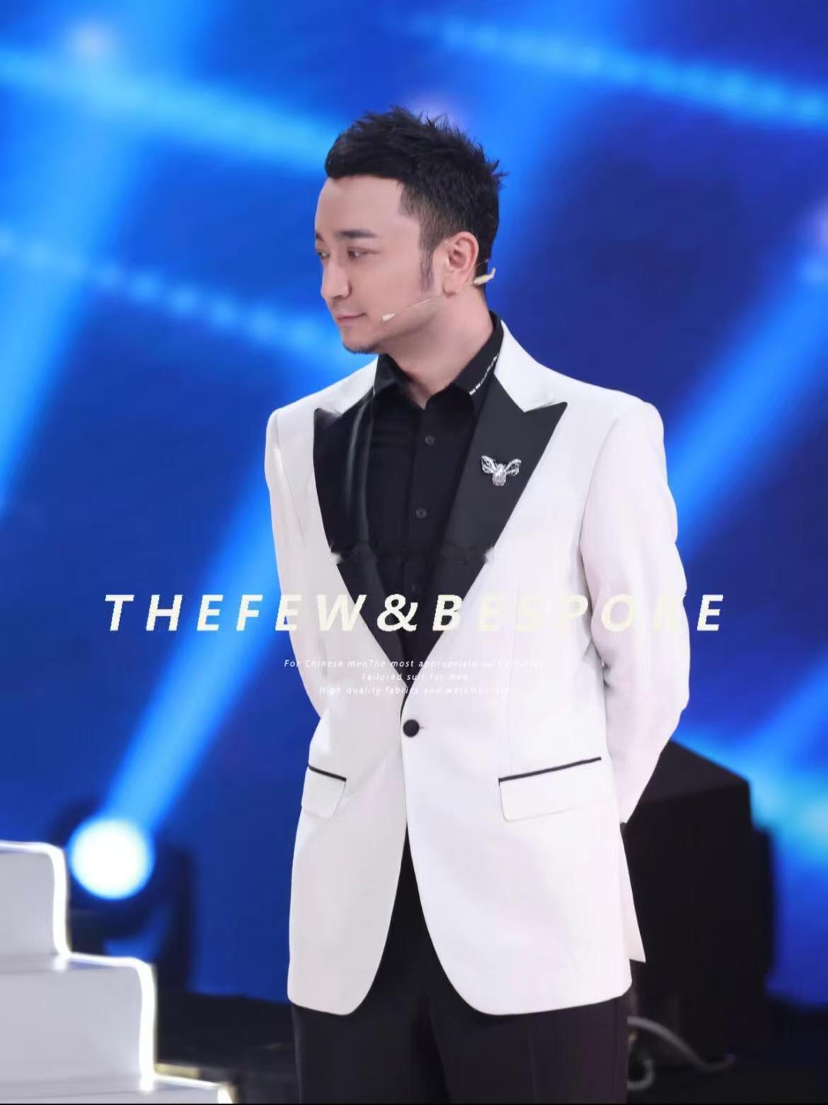 尼格买提原来现实中长这样 电视上记住了他的幽默，现实中被尼格买提的颜值惊艳——浓