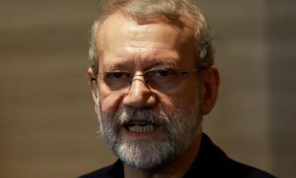 伊朗到现在都没乱，多亏了一个人。当哈梅内伊遇害消息传开时，许多人预感国家将陷入无