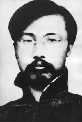 1927年，李大钊被推上绞刑架。随着一声“起”，大钊先生被吊在了空中，就在他快要