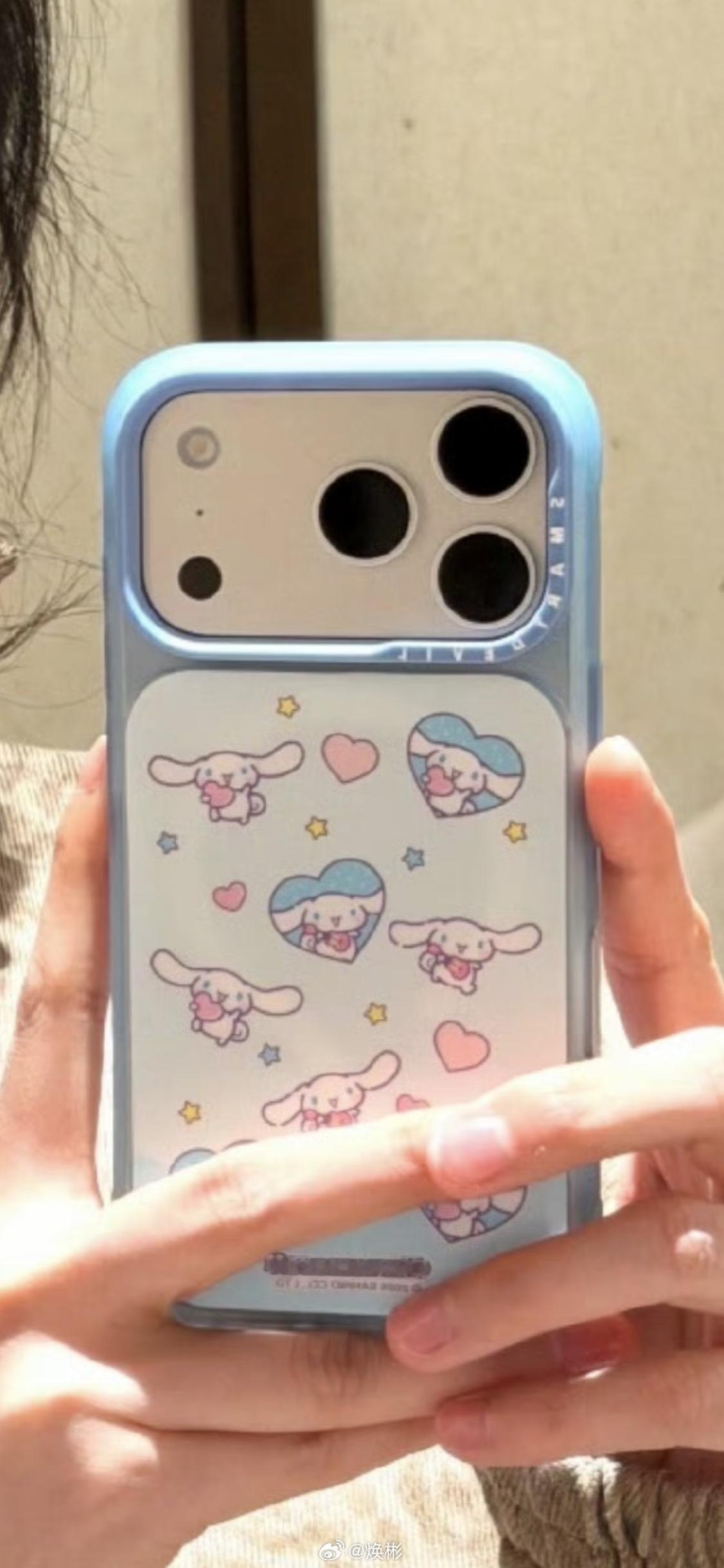 这个手机壳还挺好看的！ ​​​