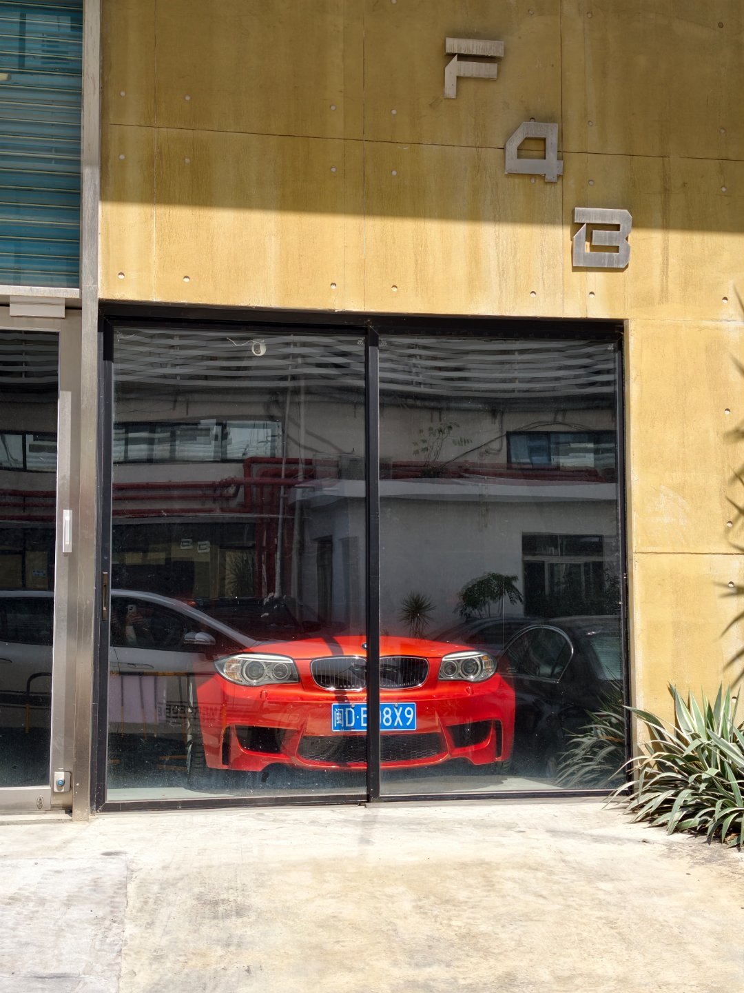 我们车库新来的保安，我这几天不在深圳，不知道它能不能把门看好大v聊车 深圳·南山