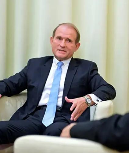 乌克兰反对派领袖梅德韦丘克表示：乌克兰人要拥有正常的生活和未来，唯一的途径就是加