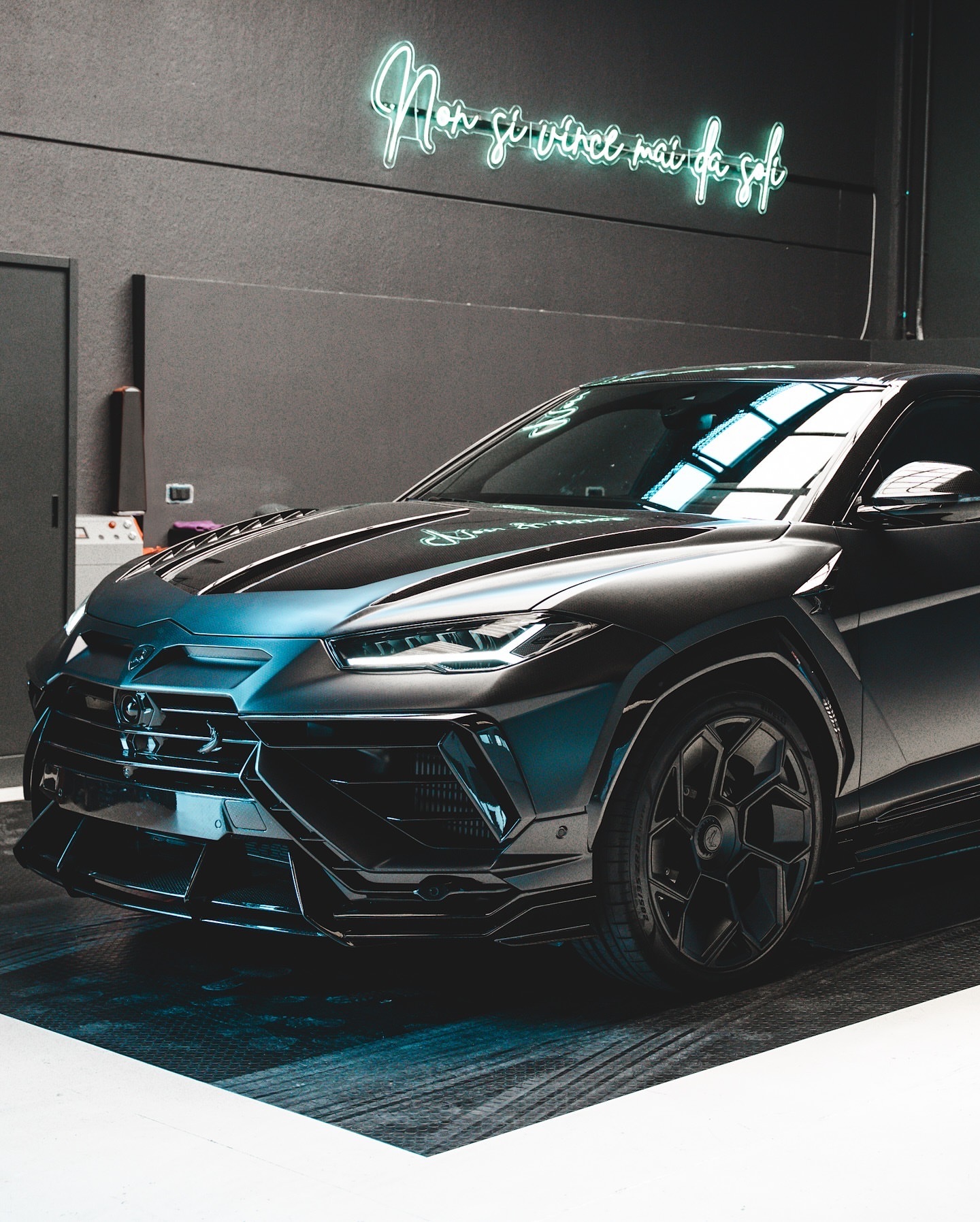 lamborghini urus 🖤...兰博基尼urus汽车改装car时尚 