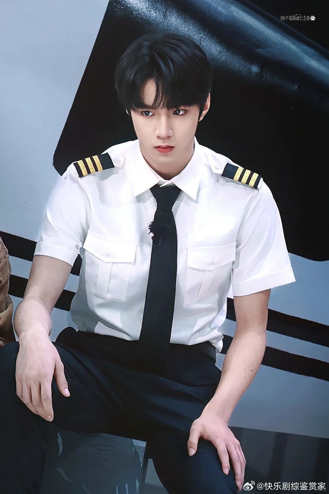 吴镇宇回应4年前扇刘耀文巴掌 刚刷到这段，吴镇宇这回应够直接的，“硬核教学”没跑