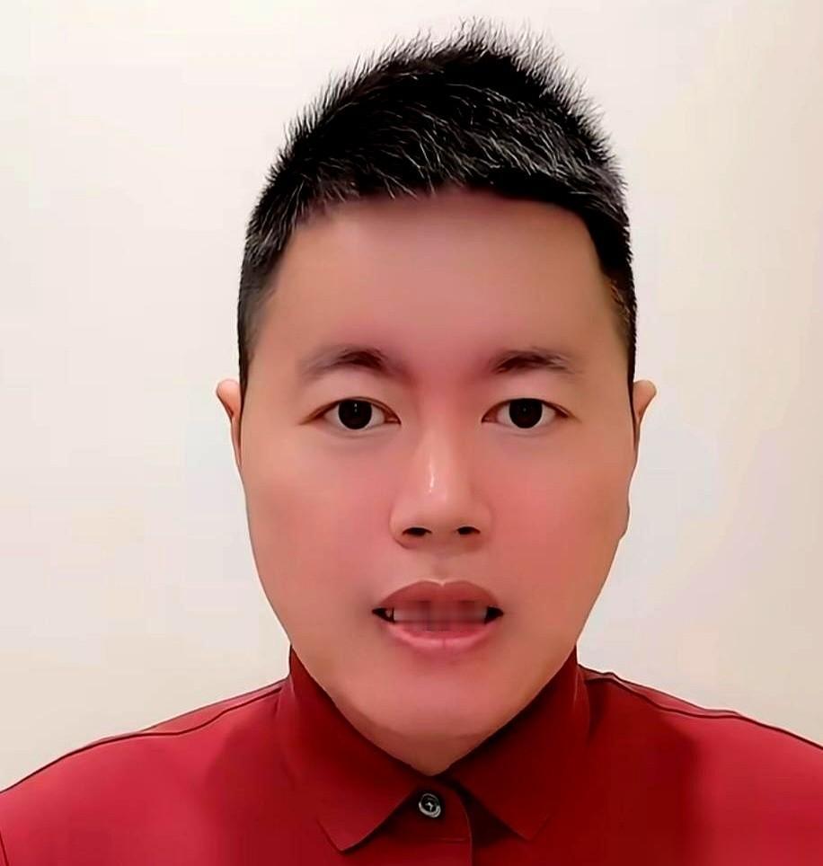 我真服了那个刘昌松。
开盘就急吼吼地发视频，一脸“一切尽在掌握”的表情，对着镜头