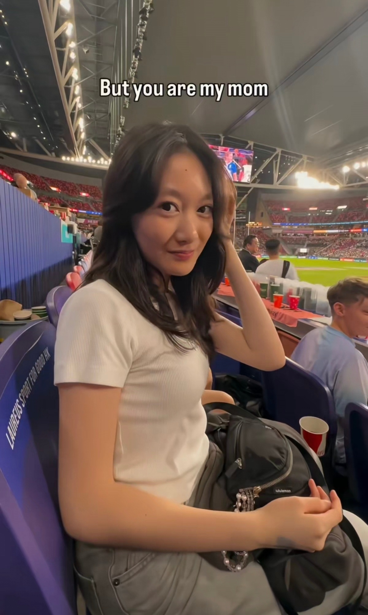 李小鹏女儿奥莉已经14岁了，看起来挺成熟的。不过西式的小孩比较早熟，14岁看着像
