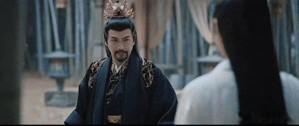 都是纯爱的父子暖不了彼此天地剑心 王权富贵和王权弘业这对父子，一个渴望理解，一个