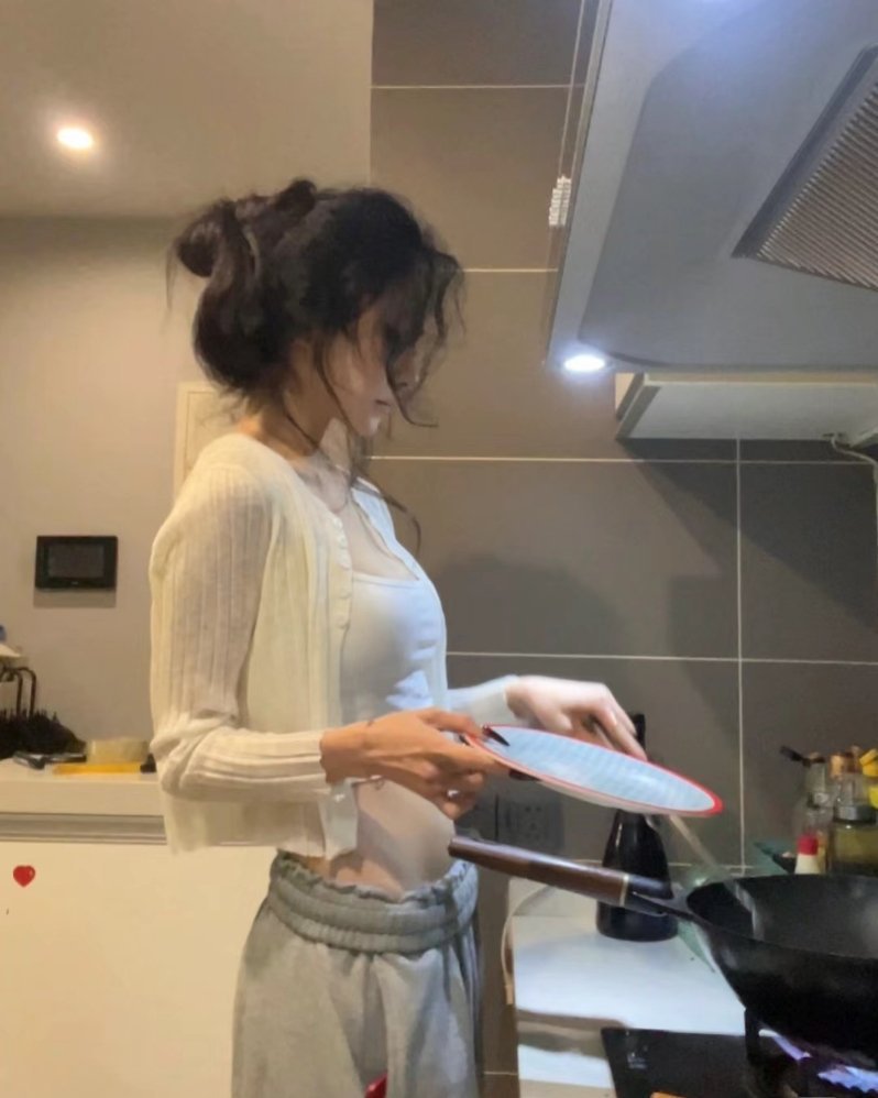 世界那么大 会不会有另外一个我 过着我想要的生活 . ​​​