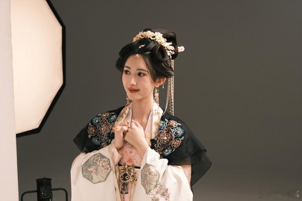 李奕臻晒吴镇宇手写祝福  演员请就位 看这手写祝福，吴镇宇似乎发掘了李奕臻的闪光
