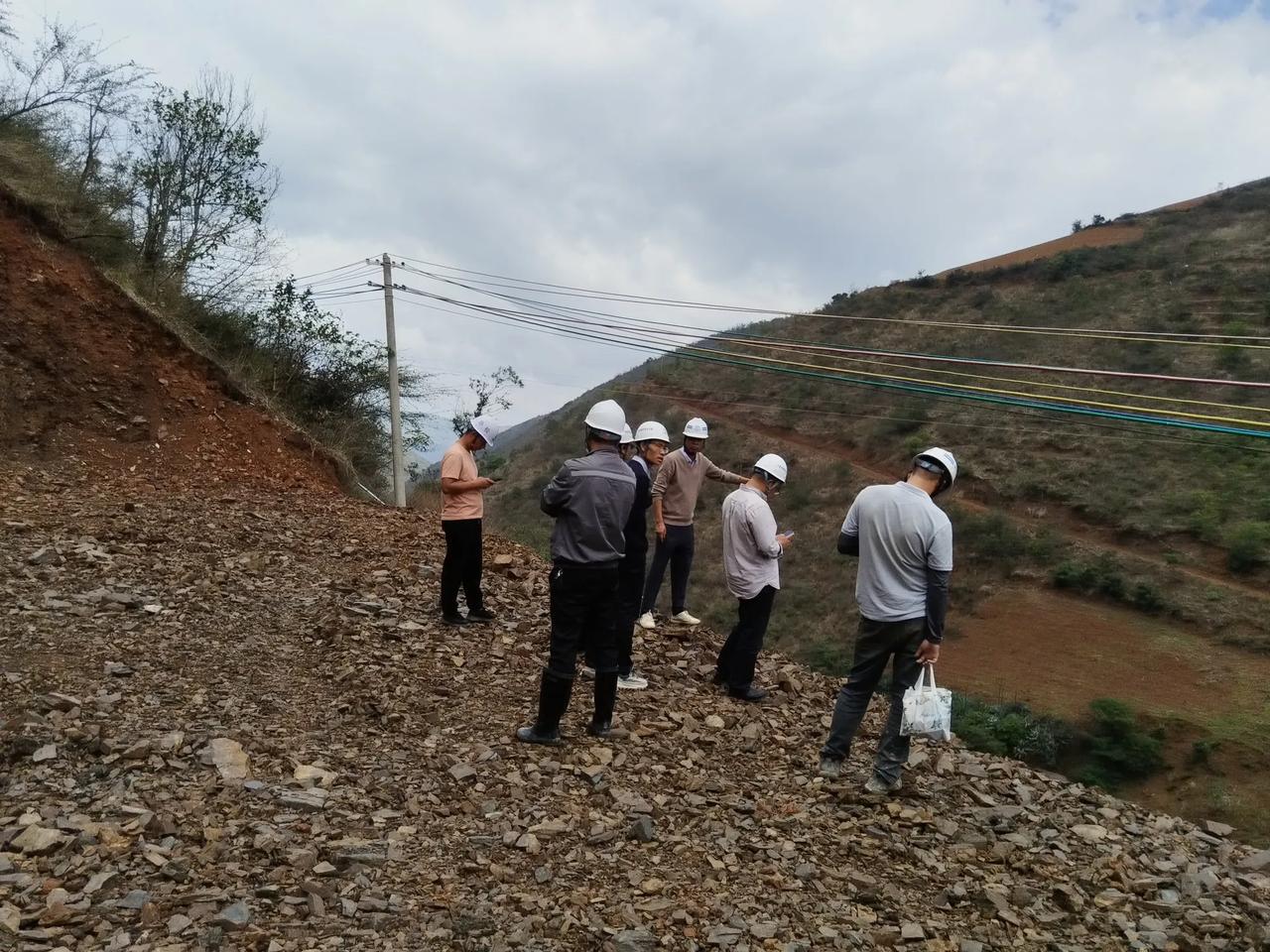 五盘磨水库：深山里的热火建设
               （张树忠）
    