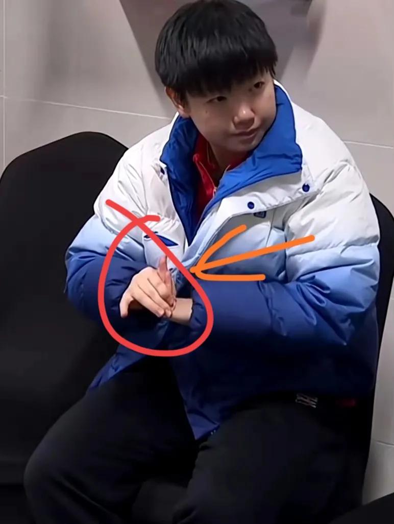 我惊呆了！孙频莎！
看照片！
我也打乒乓球。
我五度都搬不过来！你能搬成这样！