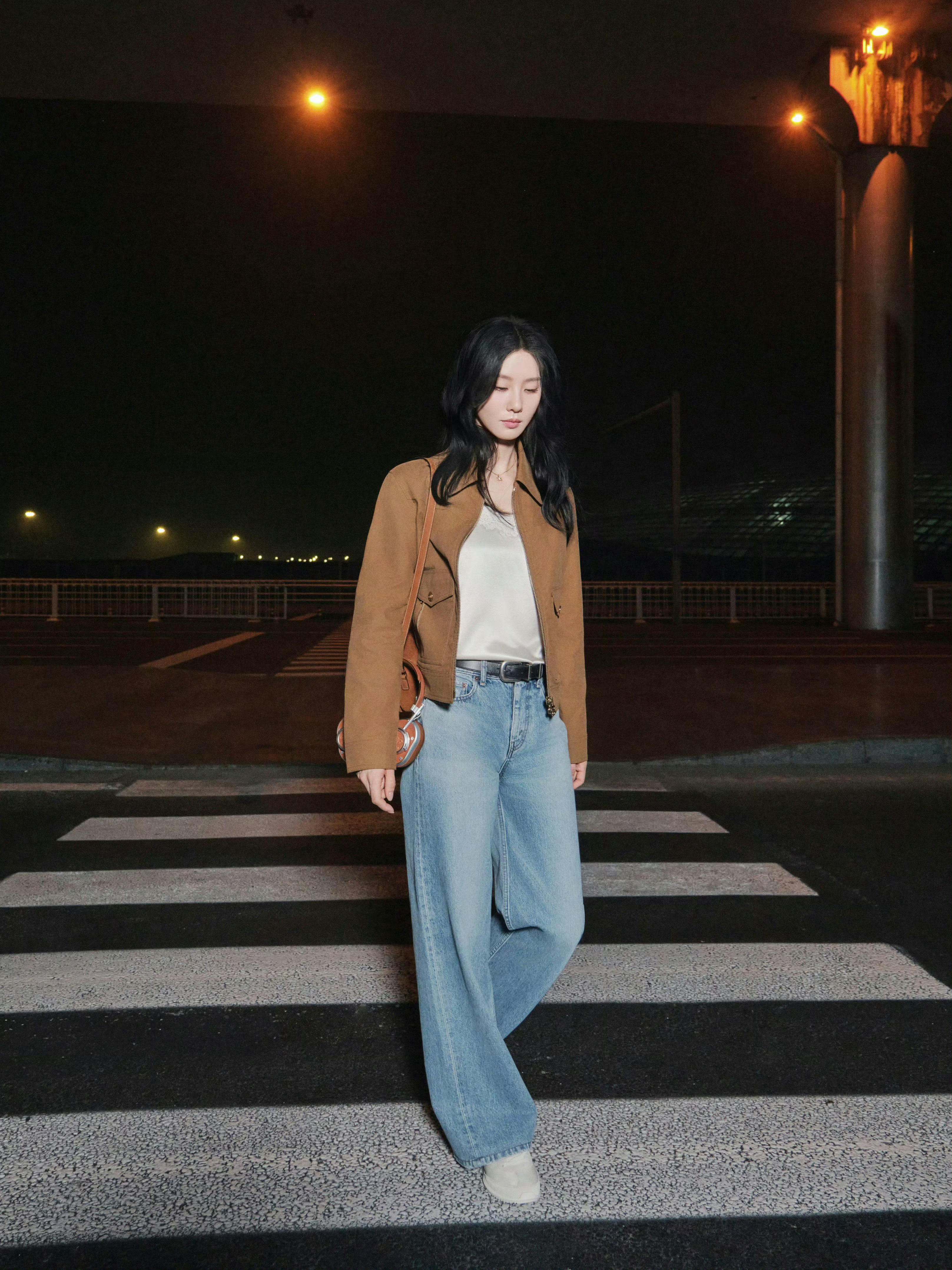 Celine 回归发布大秀，新创意总监 Michael Rider的首秀。他接替