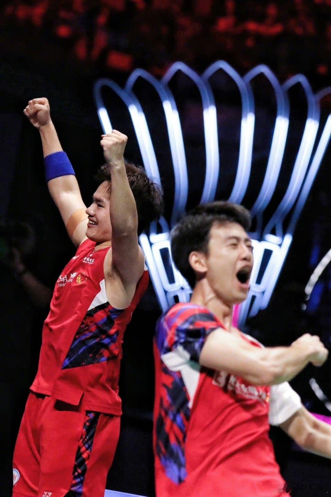 #梁伟铿的脾气是真好# 铿仔的面相就是和蔼可亲的[抱一抱] ​​​