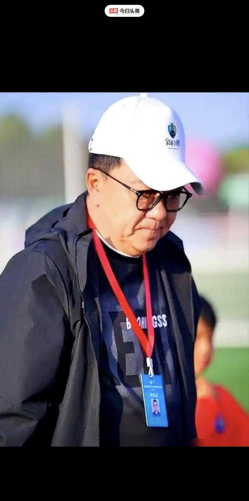 中国足协的铁命令刚刚砸下——私自组织或跑出国去踢国际比赛，一经查实，直接封杀两年