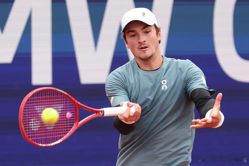 第一盘：谢尔顿6-3第二盘：丰塞卡6-3ATP500 慕尼黑站1/4决赛焦点对决