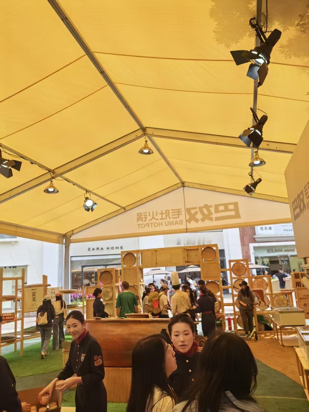五一北京接待游客人次再创新高北京五一商圈客流量再突破 谁说五一在北京只能看人？我