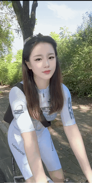女子很漂亮，可她说的话却很无奈。总感觉到她不应该被拉下的。
她也不像是“下嫁怕吃