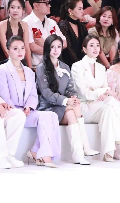 angelababy今日看秀造型古早烟熏～ ​​​