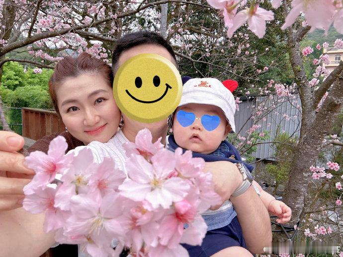 Selina儿子这么大了从襁褓中软软的婴儿到如今蹦跳着喊 “妈妈” 的学龄前萌娃
