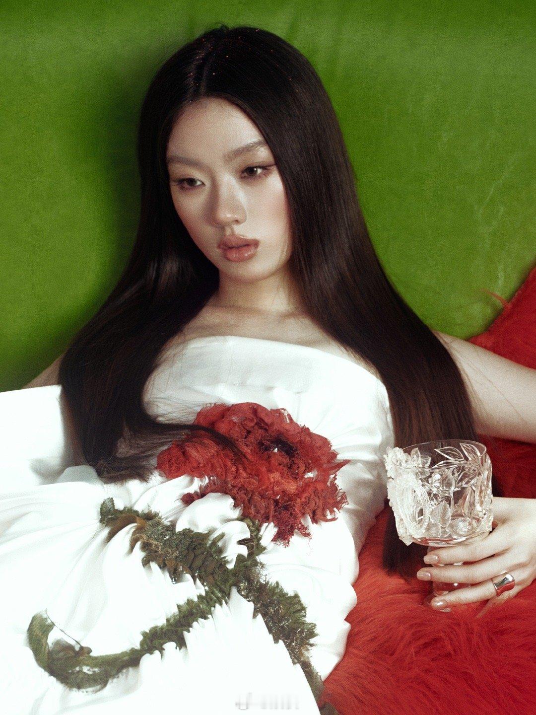 新年第一单外卖免单 听单依纯唱歌，像走进一间只为你亮灯的深夜食堂：爵士的松弛、流