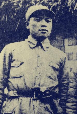 1943年，彭雄和新四军10名团以上干部乘木帆船去往延安，岂料途中遇到日军的巡逻
