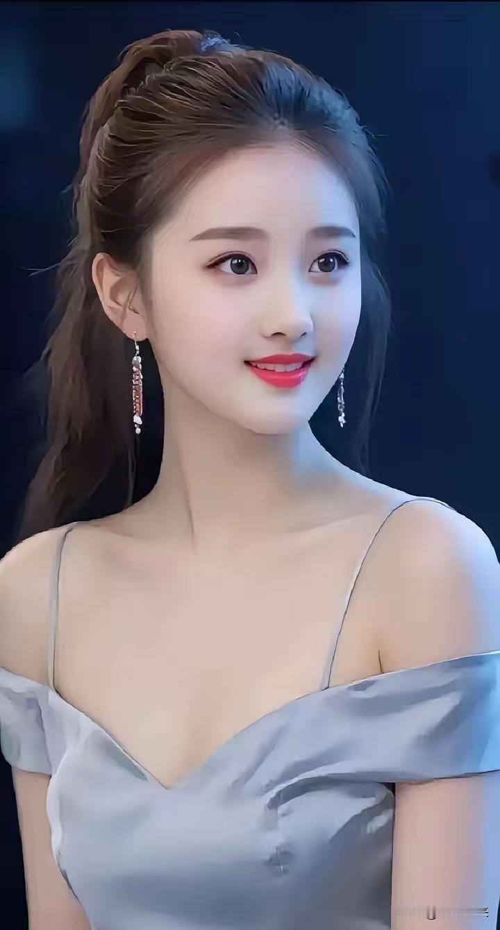 守岁是时间的仪式，团圆是情感的归宿。在除夕的灯火中，围炉而坐不只是为了迎接新岁，