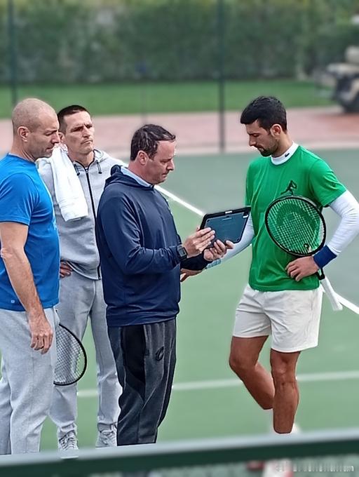 网球talking大会 我🐔聘了一名新“农夫”，名叫科瓦奇，运动生理领域的博士