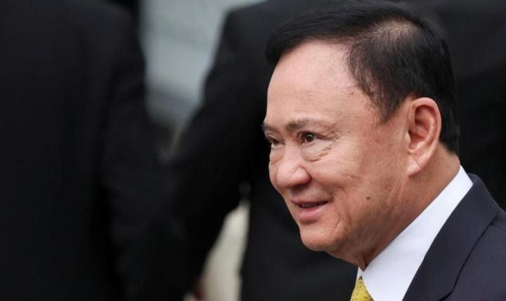 他信在狱中申请王室赦免，再次引起人们的关注。他跌宕起伏的命运也折射出泰国政坛的复
