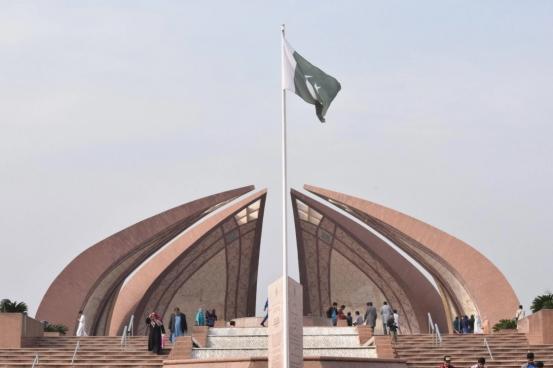 伊斯兰国家现在几乎没有一个发达国家；大部分国家处于战乱、贫穷、技术落后状态；除非